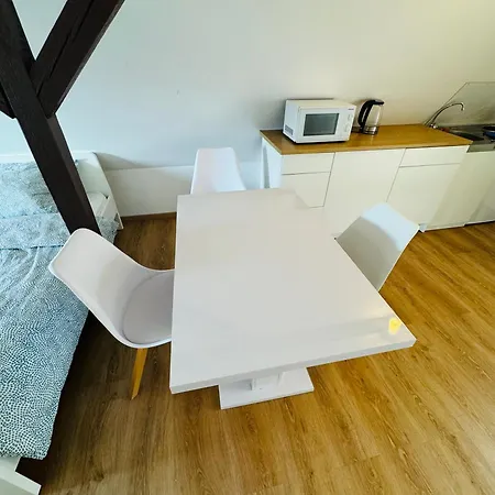 Flussnaehe Dreierwohnung Διαμέρισμα *